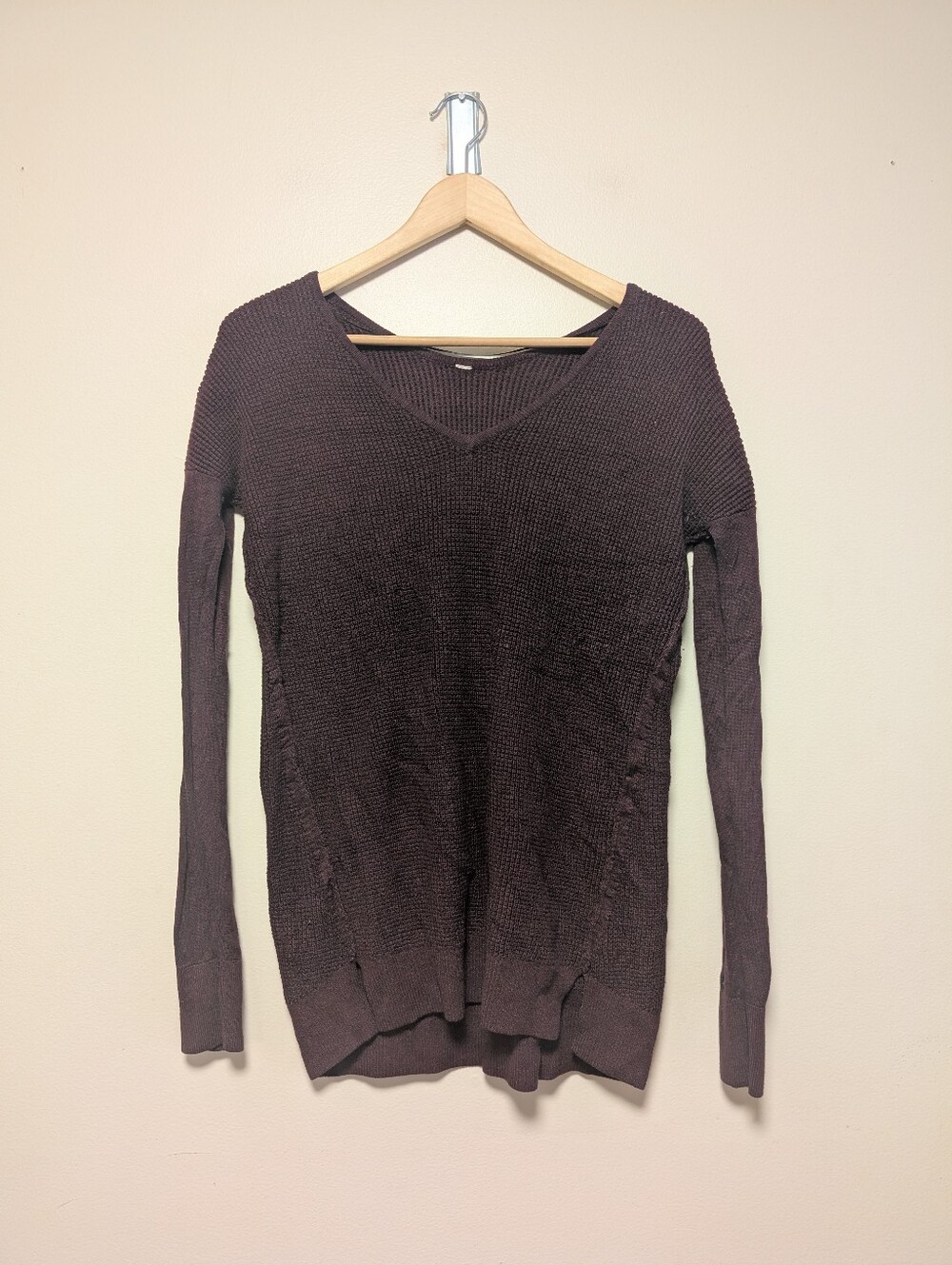 Lululemon V-Neck Waffle Knit Sweater Purple Long Sleeve